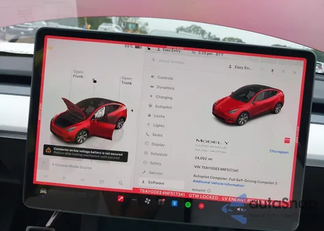 2022 Tesla Model Y Long Range Dual Motor All-Wheel Drive z USA, uszkodzony, nr VIN 7SAYGDEE4NF517341